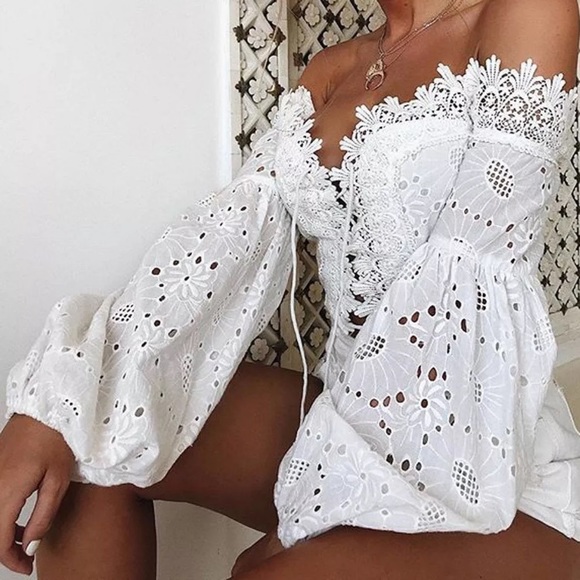 🍀JUST IN🍀White Eyelet Off Shoulder Lace Up Top - Picture 4 of 8